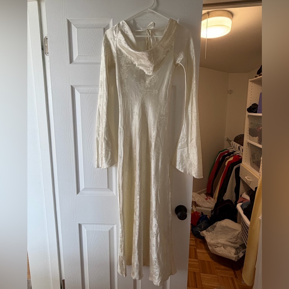 Lulu's Ivory Long-Sleeve Satin Gown